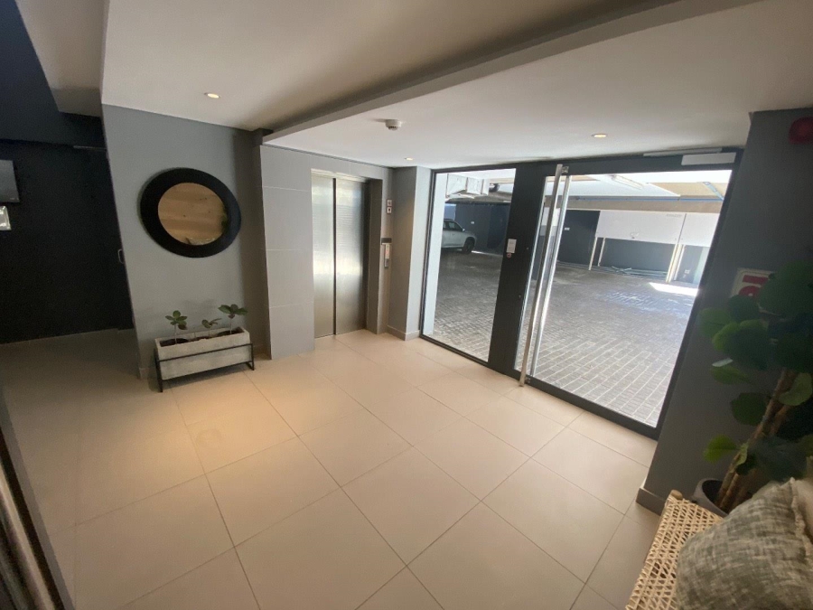 2 Bedroom Property for Sale in Sea Point Western Cape